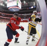 Phil Kessel, h2933 - Phil Kessel Photos - Pittsburgh Penguins v Washington Capitals - Game One - Zimbio Phil Kessel Photos Photos... 