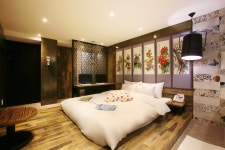 종로 YAJA 종로점 - 트리플 숙소