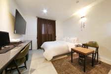 화성 라움 - 트리플 숙소