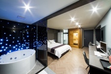 포항 - 포항 죽도시장 Design Hotel 2NE1 후기, 가격, 위치 - 예약
