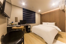 인천(숭의역) 봄날 - 트리플 숙소