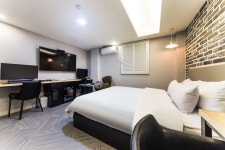 수원 - 수원시청역 딘 후기, 가격, 위치 - 예약