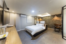 수원시청역 딘 - 트리플 숙소