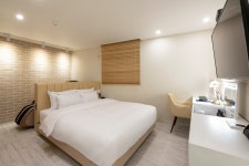 부산 광안 YAJA 광안리점 - 트리플 숙소