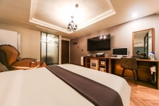 포항 - 포항 죽도시장 Design Hotel 2NE1 후기, 가격, 위치 - 예약
