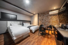 분당(야탑역) 호텔 유앤미 - 트리플 숙소