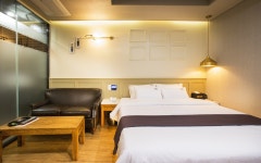 포항 - 포항 죽도시장 Design Hotel 2NE1 후기, 가격, 위치 - 예약