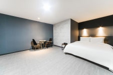 부산 초읍 YUNA(유나) 호텔 - 트리플 숙소