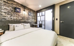 포항 대잠동 YOLO (욜로)