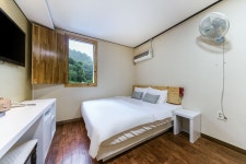 영덕 강구항 바위섬 - 트리플 숙소