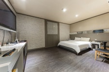 아산 카네기 - 트리플 숙소