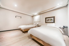 포항 죽도동 YAJA 포항 쌍용사거리점 - 트리플 숙소