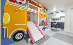 가평 에비뉴,알리에펜션(커플,키즈룸) 스쿨버스풀빌라(미온수수영장/키즈정글짐 | 글로벌 여가 플랫폼 | 야놀자 공식 사이트