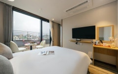 신신호텔 제주 천지연 디럭스 더블 | 글로벌 여가 플랫폼 | 야놀자 공식 사이트