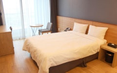 SL강릉호텔(구 씨스카이호텔) 1인실★ 디럭스 더블 | 글로벌 여가 플랫폼 | 야놀자 공식 사이트