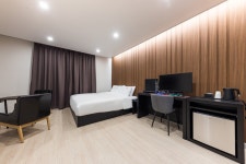 군산 - 군산 라온 펜션호텔 (laon hotel drive in) 후기, 가격, 위치 - 예약