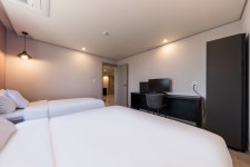 군산 - 군산 라온 펜션호텔 (laon hotel drive in) 후기, 가격, 위치 - 예약