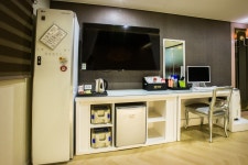 포항 - 포항 죽도시장 Design Hotel 2NE1 후기, 가격, 위치 - 예약