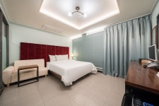 춘천 봄내 드라이브인 무인텔 - 트리플 숙소