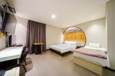 부천 필름 37.2 - 트리플 숙소