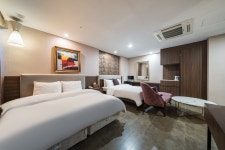 파주 위즈호텔 - 트리플 숙소