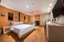 수원 - 수원 행궁동 르노 후기, 가격, 위치 - 예약