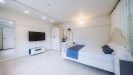 가평 도로시펜션 (계곡 옆) - 트리플 숙소