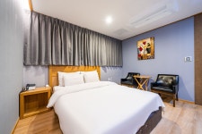 파주 골든힐 관광호텔 - 트리플 숙소