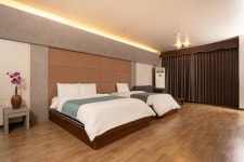 코스모스 호텔 - 트리플 숙소