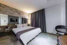 에스앤나봄호텔 - 트리플 숙소