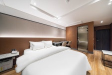 제천 더 월(THE WALL) 호텔 제천점 - 트리플 숙소