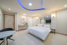 진천 소풍 무인텔 Drive-in - 트리플 숙소