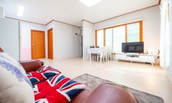 가평 끄라비펜션 (계곡인근) - 트리플 숙소