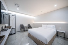 광주 상무 스테이 상무점 - 트리플 숙소