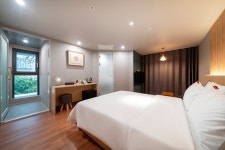 신촌 메이븐호텔 - 트리플 숙소