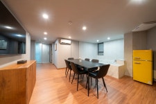 서울 - 신촌 메이븐호텔 후기, 가격, 위치 - 예약