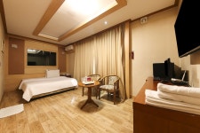 화성 월문 제이스호텔 - 트리플 숙소