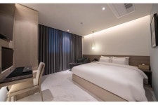 아산 하운드 아산터미널 - 트리플 숙소