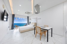 삼척 하얀낭만펜션 - 트리플 숙소