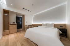 역삼 CF - 트리플 숙소