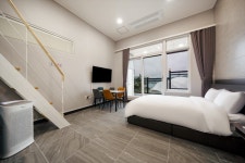 여수 삼학1947풀빌라 (낭만포차) - 트리플 숙소