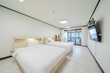 동해 우유펜션(어달해변) - 트리플 숙소