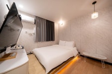 양재 30Month Hotel - 트리플 숙소