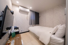 양재 30Month Hotel - 트리플 숙소