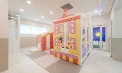 투어앤스파 가평 꼬모키즈풀빌라 투어앤스파