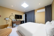 청주 나무늘보 호텔(용암점) - 트리플 숙소