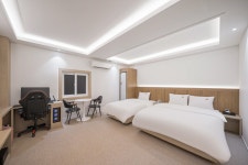 창원 팔용동 DEUMEU(드므) 호텔 - 트리플 숙소