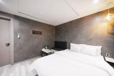 광주 신안동 HOTEL STAY 38 - 트리플 숙소