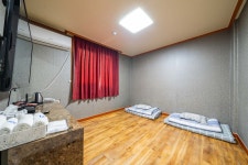 동해 귀빈 모텔 - 트리플 숙소