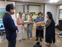 원산동 주민자치위원회, 어르신 건강 기원 나눔 - 목포시 원산동 주민자치위원회, 어르신 건강 기원 나눔